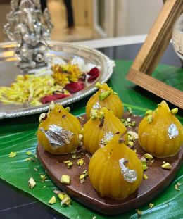Besan Modak | Besan Ladoo Modak | Besan Modak Recipe | Homemade Besan Modak — recipe by Renu Dalal