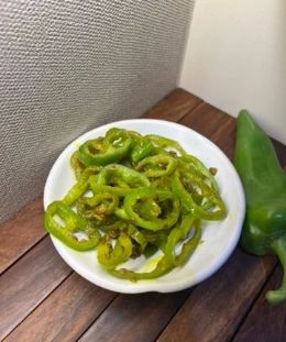 Instant Bhavnagri Chilli Pickle | Bhavnagri Mirchi Pickle | Instant Green Chilli Pickle | Gujarati Chilli Pickle — recipe by Renu Dalal
